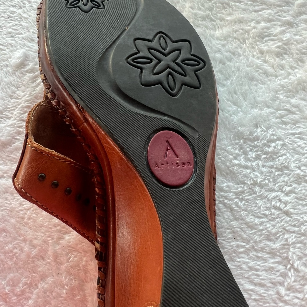 Clarks Tan Leather Braided Detail Sandals - Picture 11 of 14